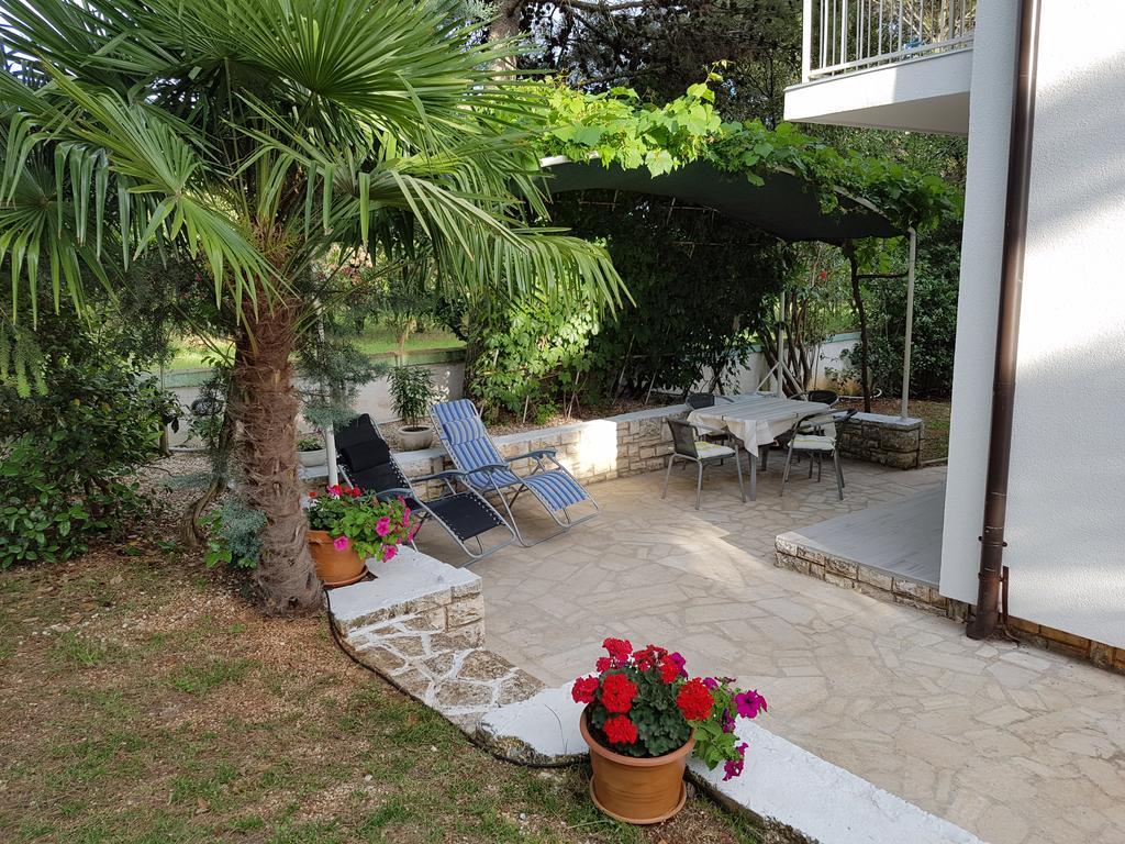 Villa Rosa With Yard And Children'S Playground Tar-Vabriga Exteriér fotografie