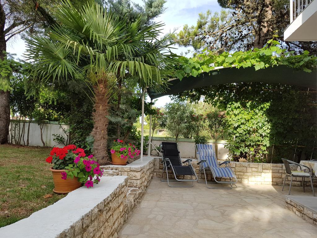Villa Rosa With Yard And Children'S Playground Tar-Vabriga Exteriér fotografie
