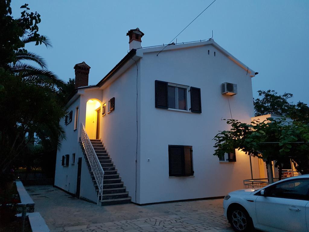 Villa Rosa With Yard And Children'S Playground Tar-Vabriga Exteriér fotografie